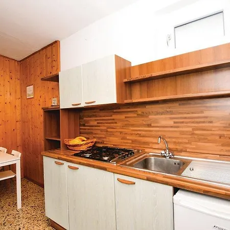 One-bedroom In Idro Apartment