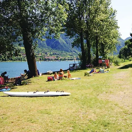 One-bedroom In Idro Apartment