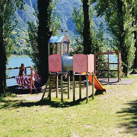 One-bedroom In Idro Apartment