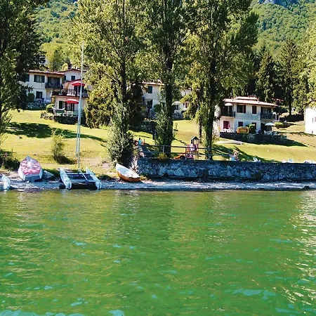 One-bedroom In Idro Apartment *